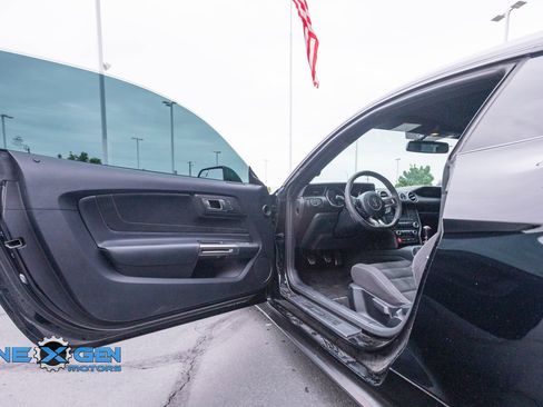 Used 2016 Ford Mustang Shelby GT350 w/ Track Package RWD image 9