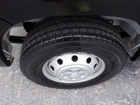 Used 2023 RAM ProMaster 2500 FWD image 12