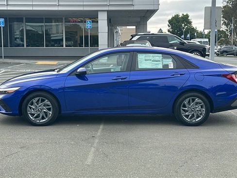 New 2025 Hyundai Elantra Blue image 9