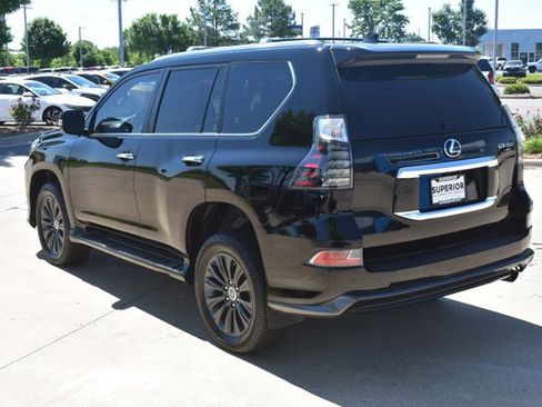 Used 2023 Lexus GX 460 Luxury w/ Sport Design Package AWD/4WD image 8