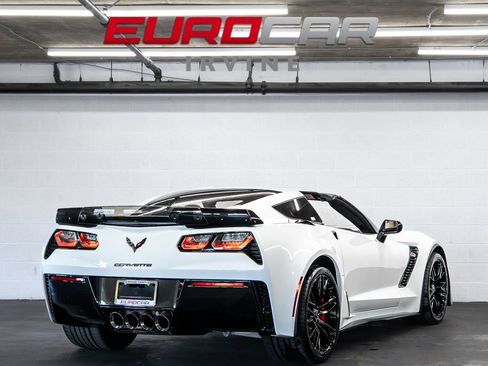 Used 2015 Chevrolet Corvette Z06 w/ 3LZ Preferred Equipment Group RWD image 6