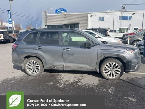 Used 2025 Subaru Forester Touring w/ Popular Package - Touring image 4