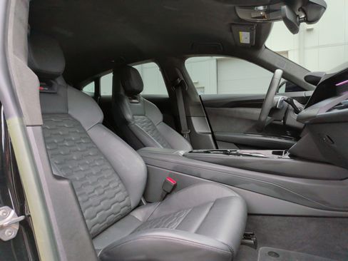 Used 2023 Audi RS e-tron GT w/ Carbon Performance Package AWD/4WD image 31