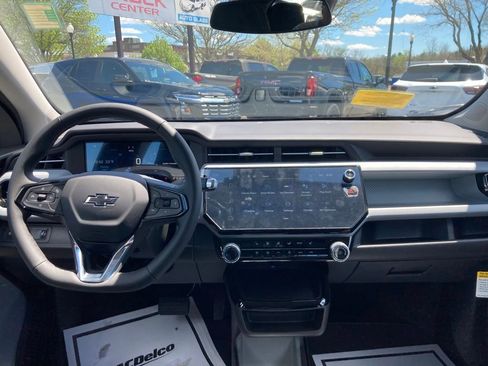 New 2027 Chevrolet Bolt LT w/ Comfort Package FWD image 9