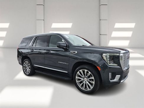 Used 2021 GMC Yukon Denali image 2