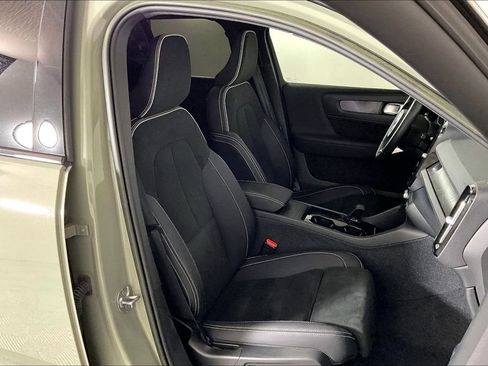Used 2023 Volvo XC40 Recharge Plus AWD/4WD image 6