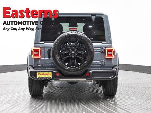 Used 2025 Jeep Wrangler Unlimited Sahara AWD/4WD image 6