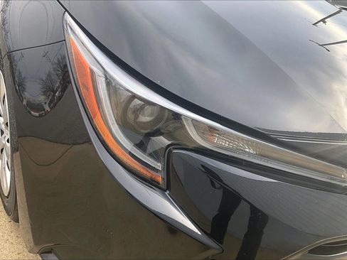 Used 2023 Toyota Corolla LE w/ Carpet Mat Package (TMS) image 32