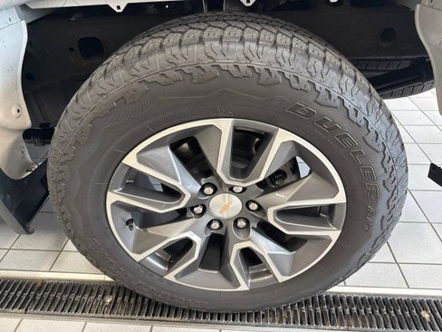 Used 2024 Chevrolet Silverado 1500 LT AWD/4WD image 11
