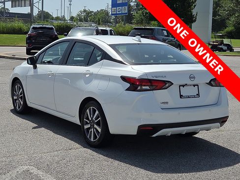 Used 2024 Nissan Versa SV FWD image 4