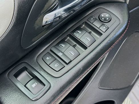 Certified 2019 Dodge Grand Caravan GT image 23