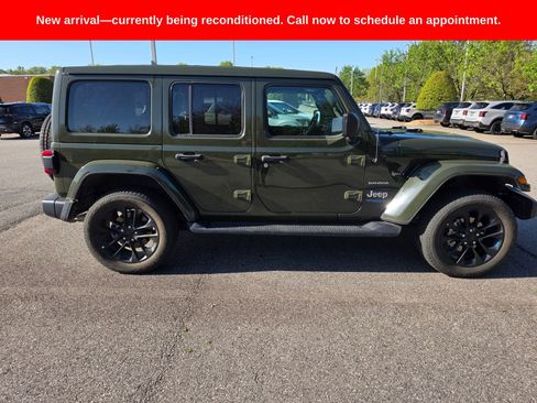 Used 2022 Jeep Wrangler Unlimited Sahara w/ Cold Weather Group AWD/4WD image 6