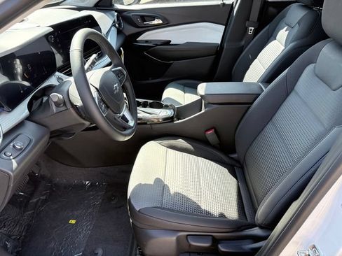 New 2026 Chevrolet Trax LT w/ Driver Confidence Package FWD image 8