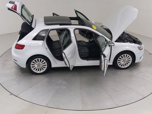 Used 2018 Audi A3 e-tron Prestige w/ Prestige Package FWD image 49