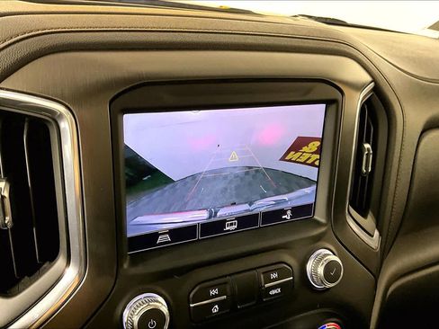 Certified 2022 GMC Sierra 1500 AT4 w/ AT4 Premium Package image 24