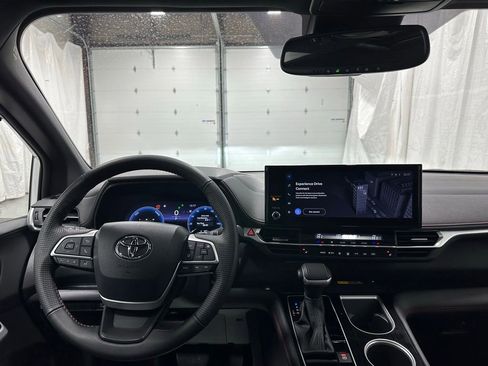Used 2025 Toyota Sienna XSE image 16
