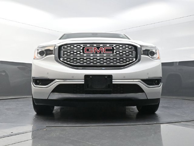 Used 2018 GMC Acadia Denali w/ Technology Package AWD/4WD image 31