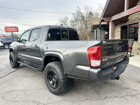 Used 2019 Toyota Tacoma SR image 4