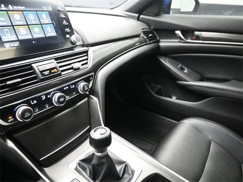 Used 2018 Honda Accord Sport image 29