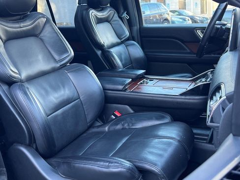 Used 2020 Lincoln Navigator Reserve w/ Luxury Package image 10