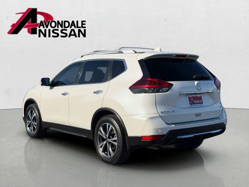 Used 2019 Nissan Rogue SV w/ Premium Package FWD image 4