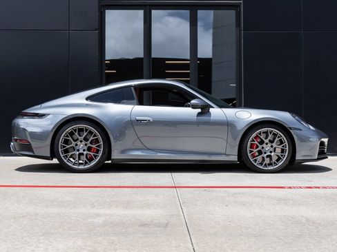 Used 2025 Porsche 911 Carrera S RWD image 12