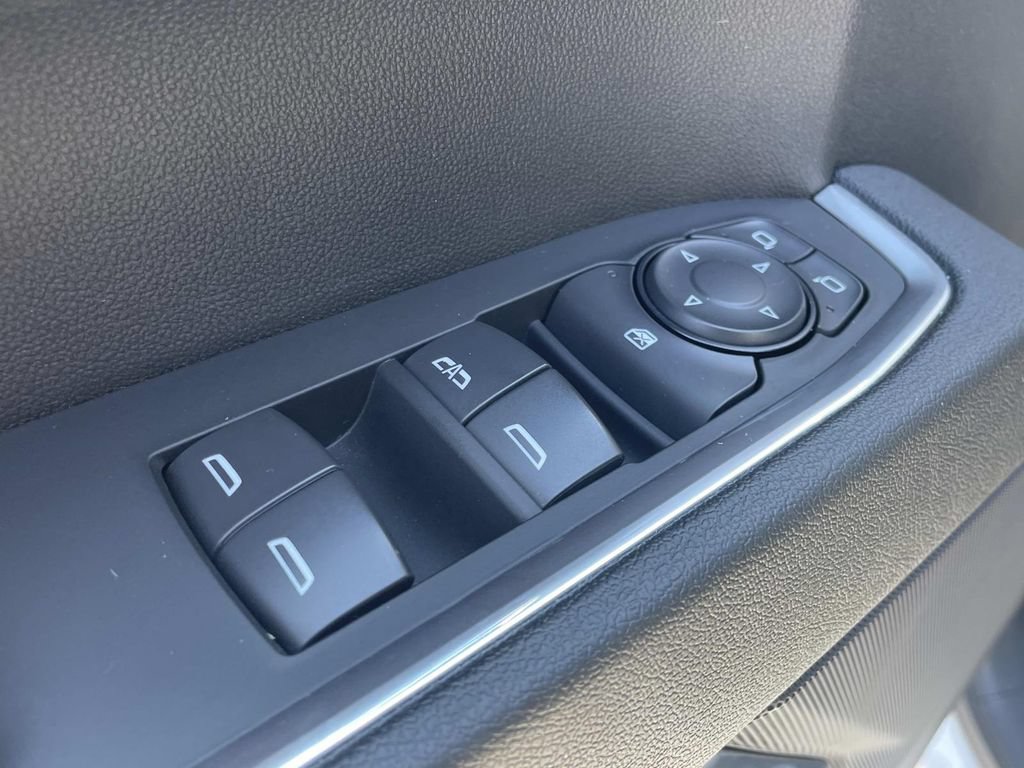 Used 2023 Chevrolet Silverado 1500 LT AWD/4WD image 15