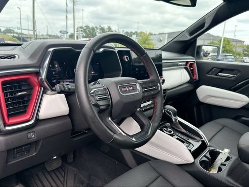Used 2024 GMC Canyon AT4X AWD/4WD image 10