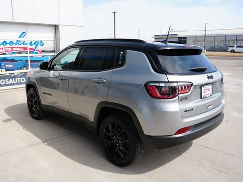 Used 2022 Jeep Compass Altitude image 35