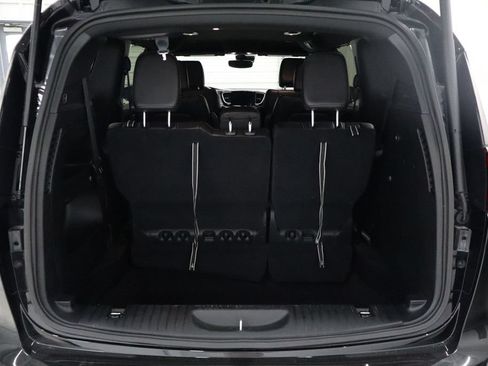 Used 2025 Chrysler Pacifica Select FWD image 26