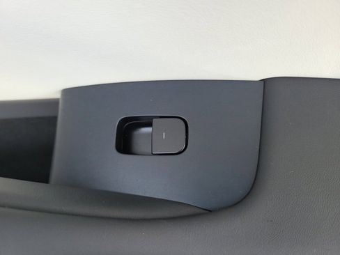 Used 2026 Tesla Model Y AWD image 12