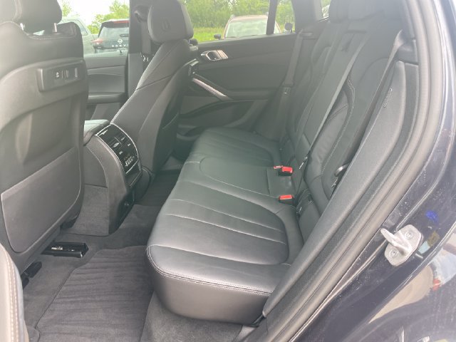 Used 2021 BMW X6 xDrive40i w/ M Sport Package AWD/4WD image 28