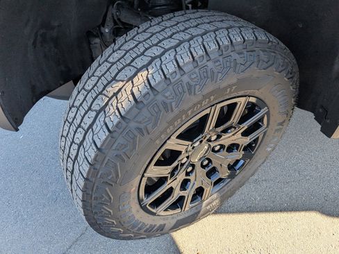 Used 2025 Chevrolet Colorado Trail Boss image 21