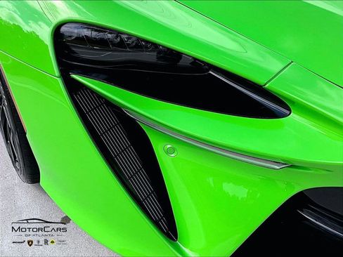 Used 2025 McLaren Artura Spider RWD image 22