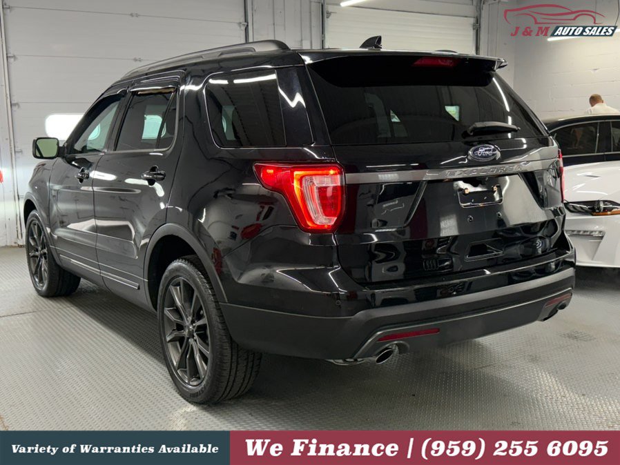 Used 2017 Ford Explorer XLT w/ Equipment Group 202A AWD/4WD image 10