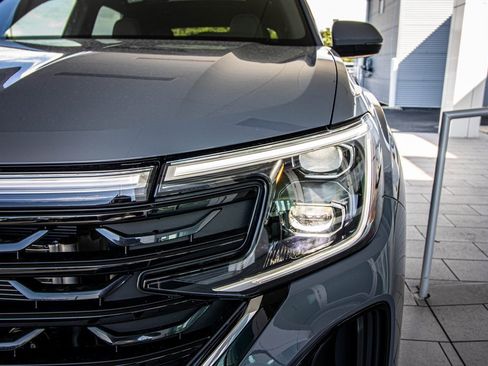 New 2026 Volkswagen Atlas Cross Sport SE image 10