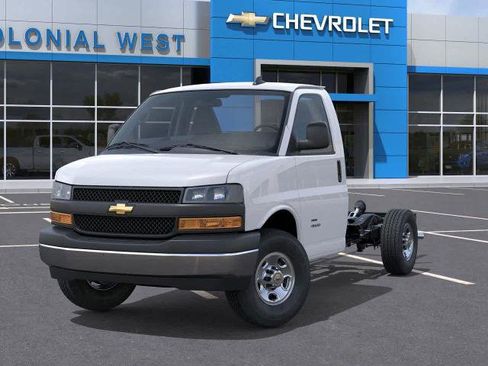 New 2025 Chevrolet Express 3500 w/ Power Convenience Package image 12