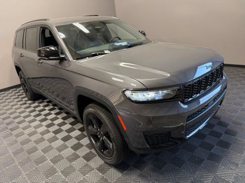 Used 2023 Jeep Grand Cherokee L Laredo AWD/4WD image 2