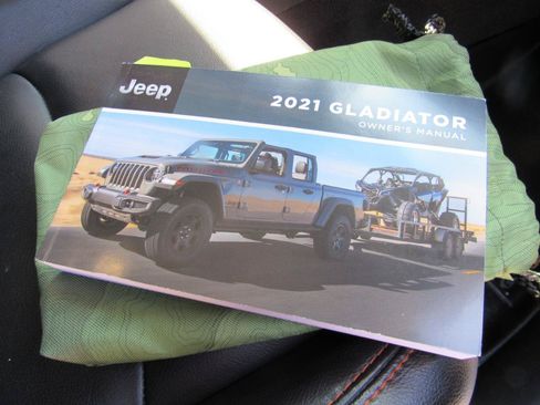 Used 2021 Jeep Gladiator Mojave AWD/4WD image 41