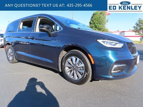 Used 2024 Chrysler Pacifica Limited FWD image 24