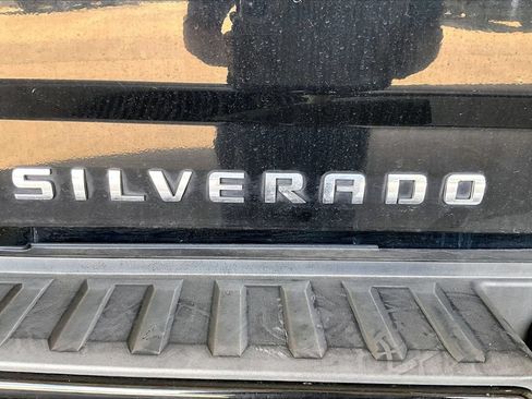 Used 2017 Chevrolet Silverado 1500 LT w/ True North Edition AWD/4WD image 9