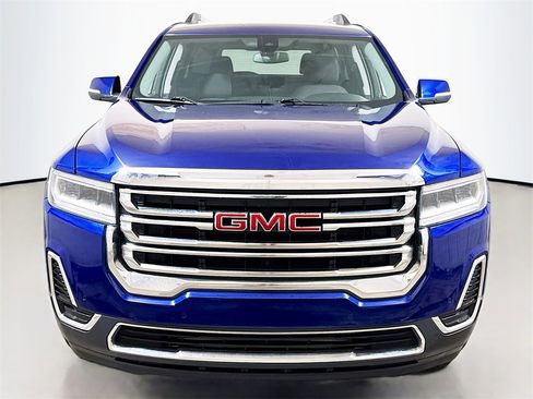 Used 2023 GMC Acadia SLE w/ Driver Convenience Package image 2