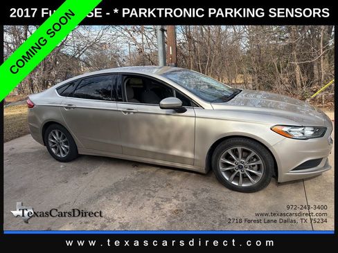Used 2017 Ford Fusion SE w/ Fusion SE Technology Package image 1