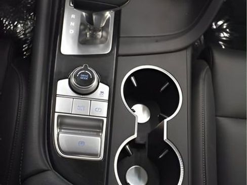 Used 2025 Genesis G70 2.5T AWD/4WD image 28
