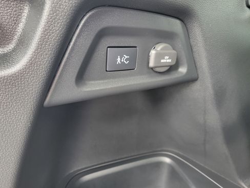 Used 2024 Honda Pilot Touring image 10