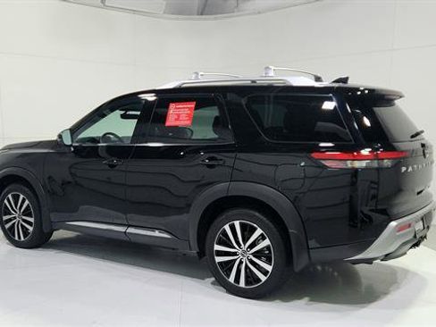 Certified 2025 Nissan Pathfinder Platinum w/ Cargo Package image 6