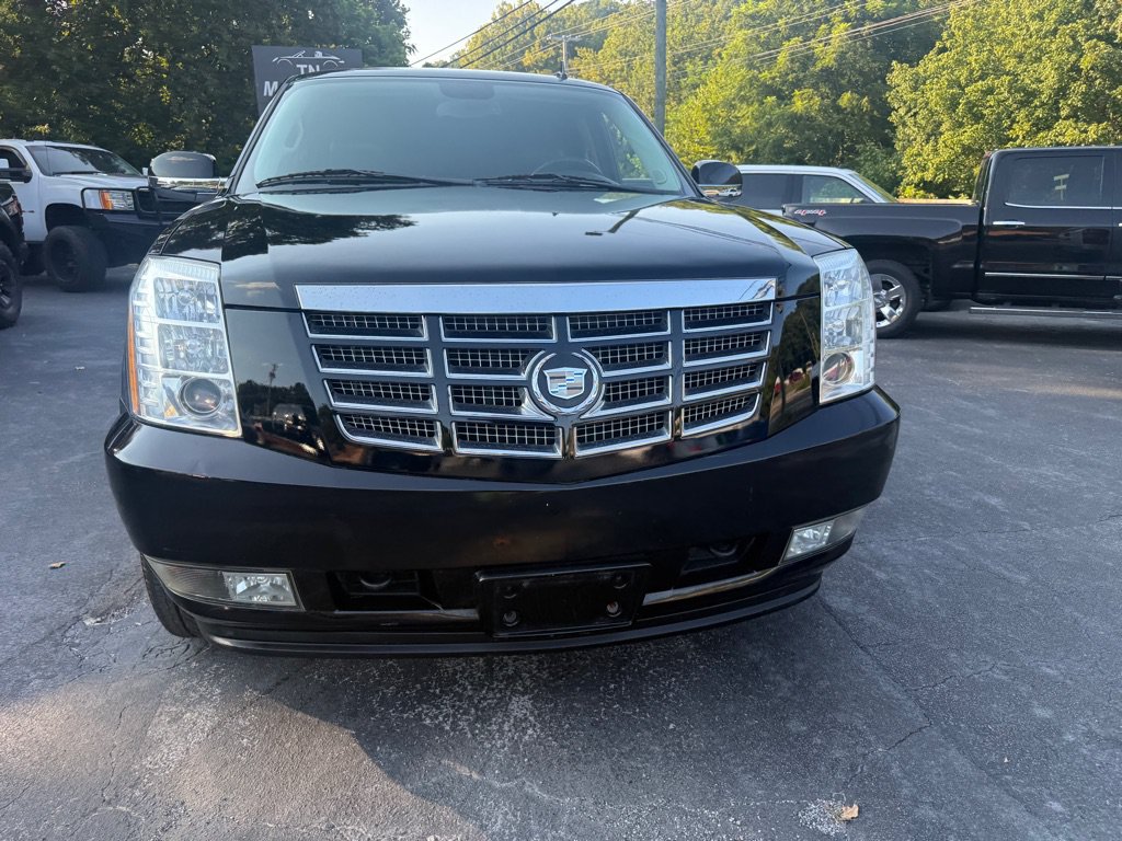Used 2011 Cadillac Escalade AWD image 30