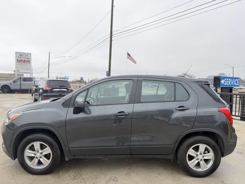 Used 2019 Chevrolet Trax LS image 4