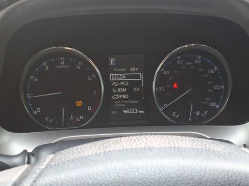Used 2018 Toyota RAV4 Limited FWD image 14