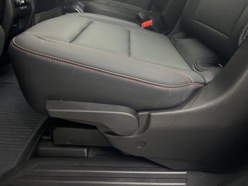Used 2025 Chevrolet Traverse Z71 w/ Enhanced Driving Package AWD/4WD image 58